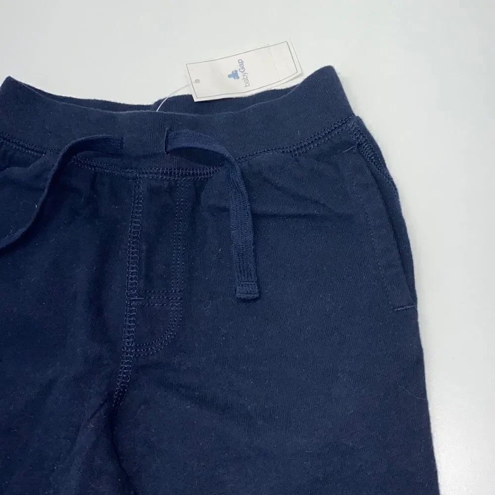 NWT ❤️ Gap short pull on